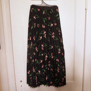 H&M Pleated Black Floral Midi Skirt size 4
